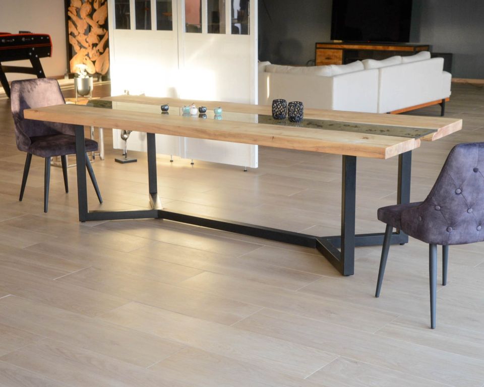 Table de salle à manger 240 cm en bois massif et métal noir