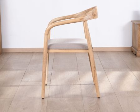 Chaise de repas épurée en acacia avec assise tissu beige "Vogue"