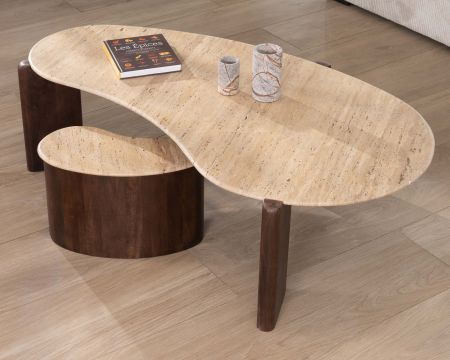 Grande table basse forme haricot en travertin et manguier "Archipel"