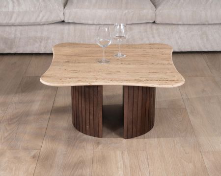 Table basse design en travertin et manguier "Archipel" avec pieds en demi-sphères