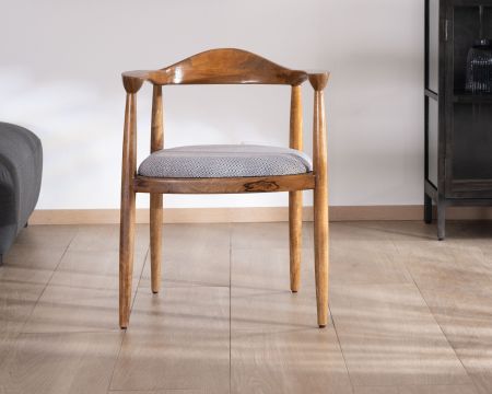 Chaise de repas design et rétro en bois avec assise rembourrée "Judith"