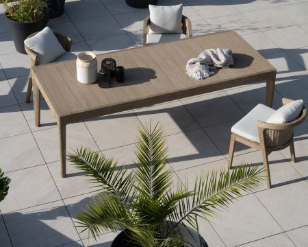 Table de repas spécial outdoor 240cm en teck finition sablée et grisée "Vérone"